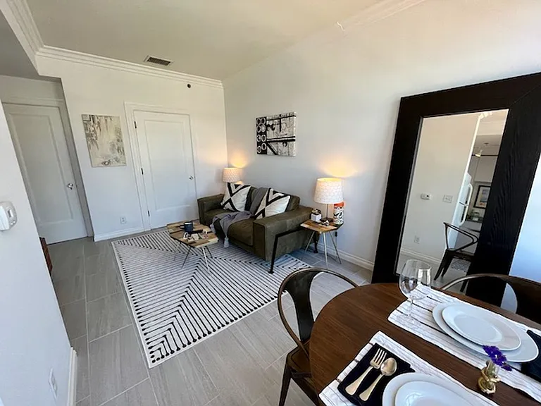 702 Ash St #500 — Photo 10
