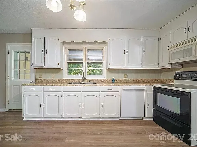 2255 Old State Highway 27 — Photo 3