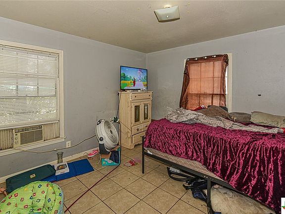 5th image of 1901 Duncan Ave