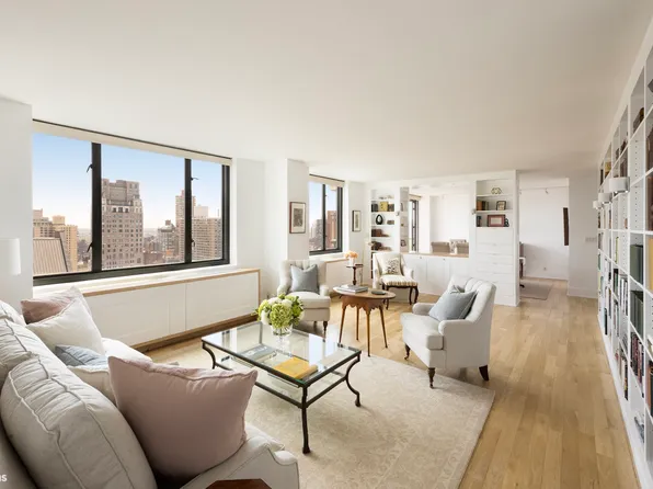 1438 Third Avenue image 1 of 20