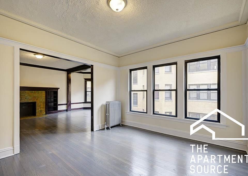 1st image of 2420 N Sawyer Ave #2