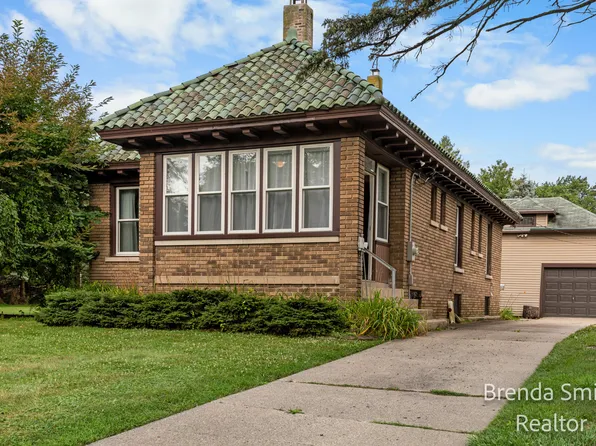 3848 Remembrance Rd NW, Grand Rapids, MI 49534