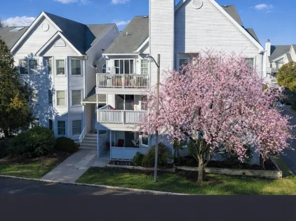 101 Quartz Ln, Paterson City, NJ 07501