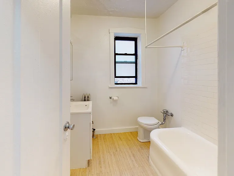 1101 E. Hyde Park Boulevard — Photo 46
