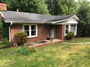 14 Sutton Dr, Taylors, SC 29687