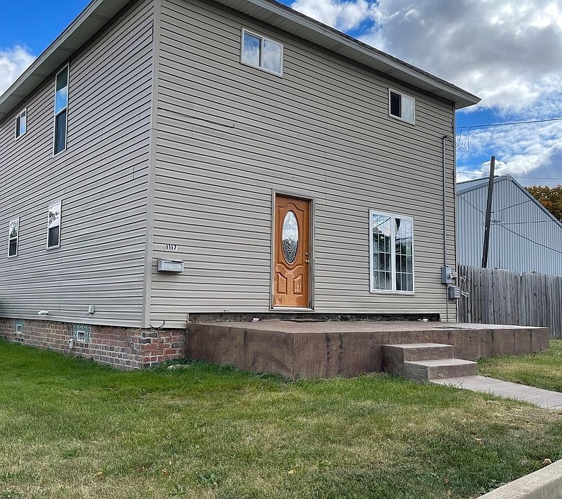 1st image of 1117 N Park St