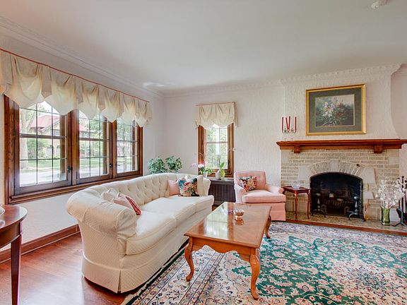 2nd image of 4857 N Woodburn St