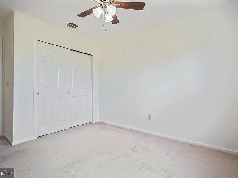 5 Robert Dr — Photo 23