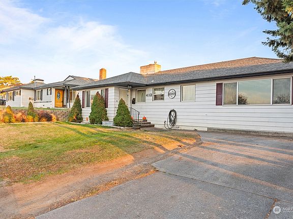 2nd image of 413 Knolls Vista Drive