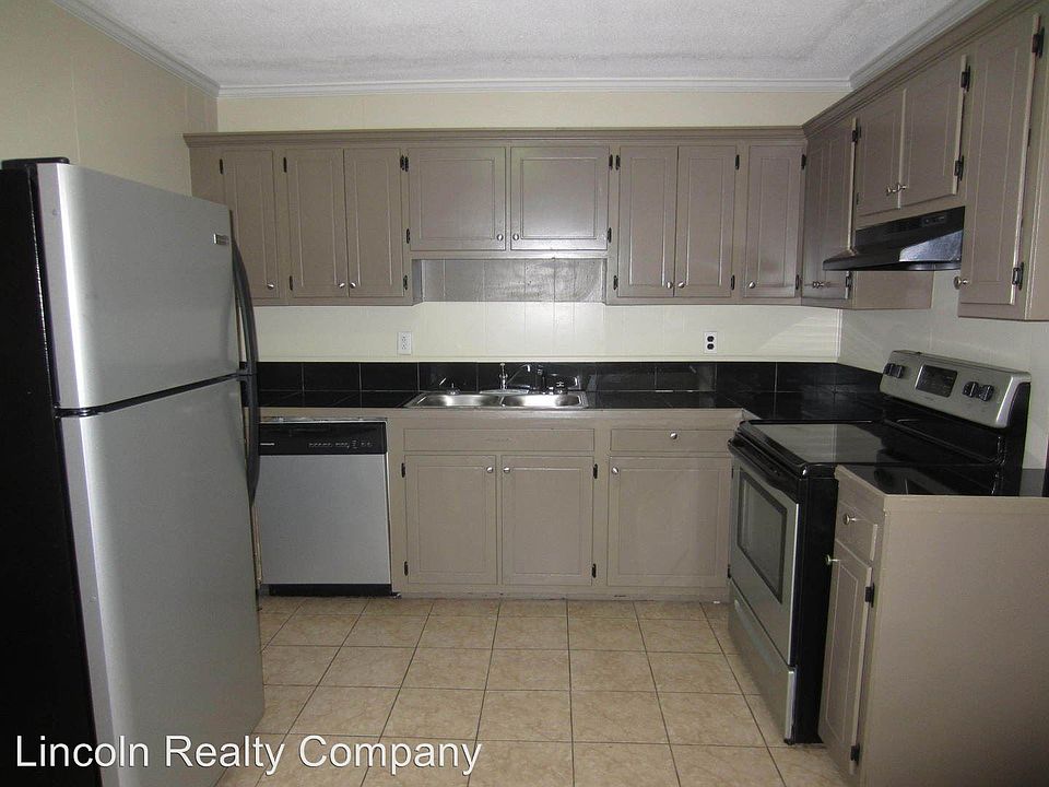 1st image of 4007 Camellia Dr APT C