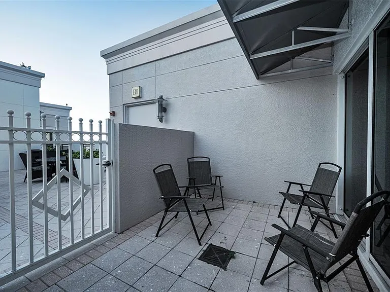 331 Cleveland St #310 — Photo 40