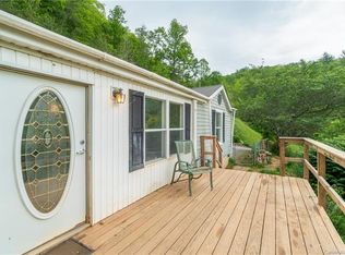 16 Libby Dr, Weaverville, NC 28787