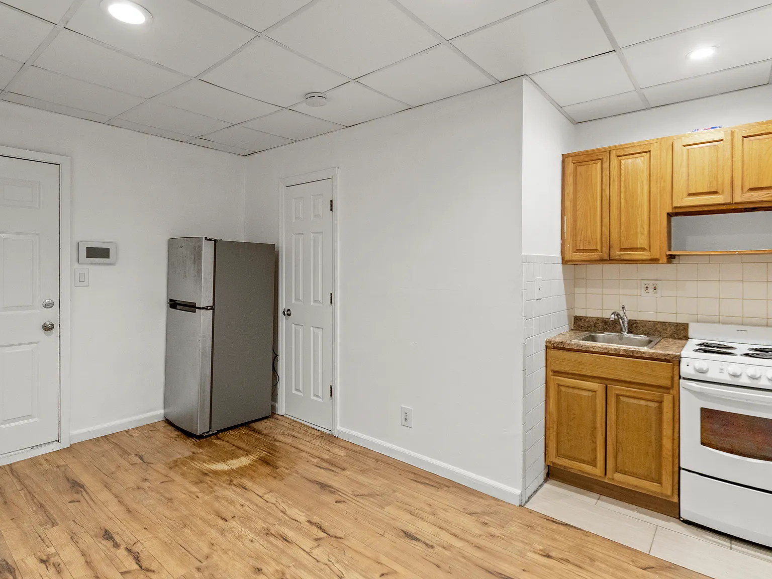 1 bed, 500 sqft, $2,100 — Photo 3