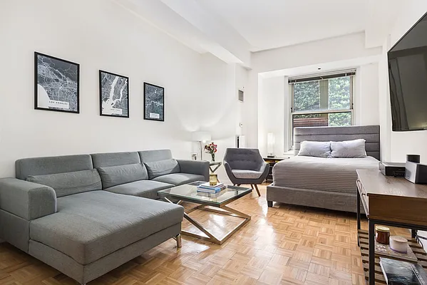 Rented by Brown Harris Stevens | media 11