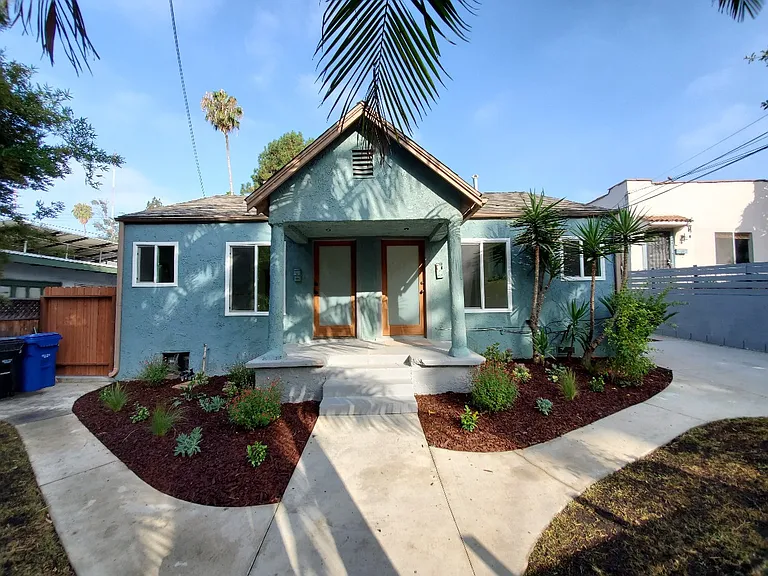 1859 Lakeshore Ave — Photo 2