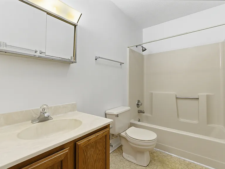 830 Locust St #6 — Photo 10