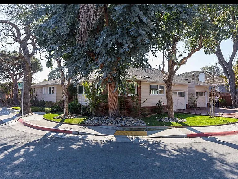 506 E Capistrano Way — Photo 5
