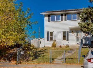 90 S Allandale Close SE, Calgary, AB T2H1V9