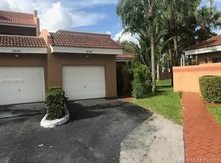 12088 S Las Palmas Dr, Pembroke Pines, FL 33025