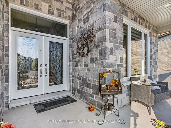 3rd image of 206 Pauline Tom Ave