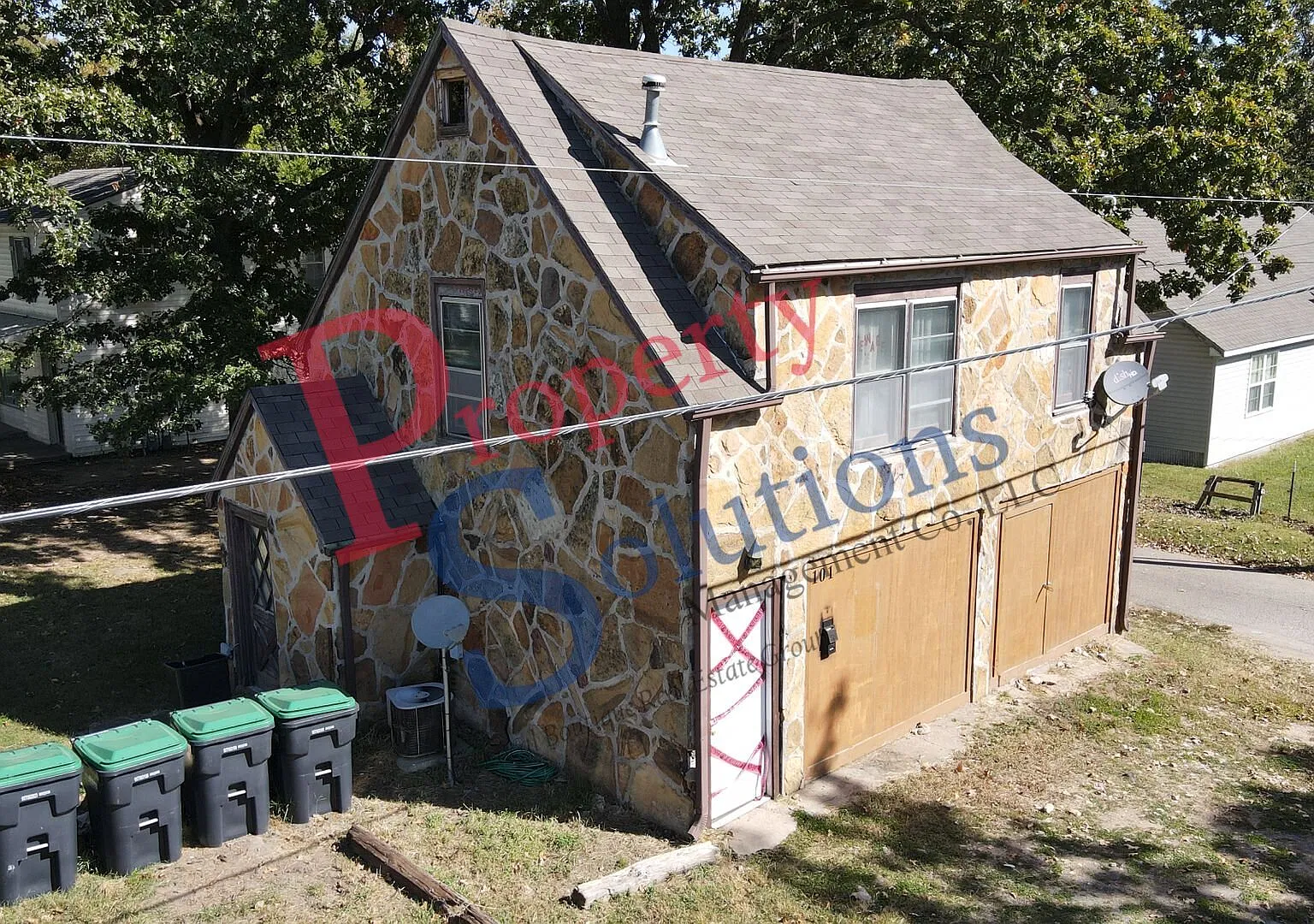 unique 1 bedroom, 1 bathroom "tree top" apartment — Photo 2