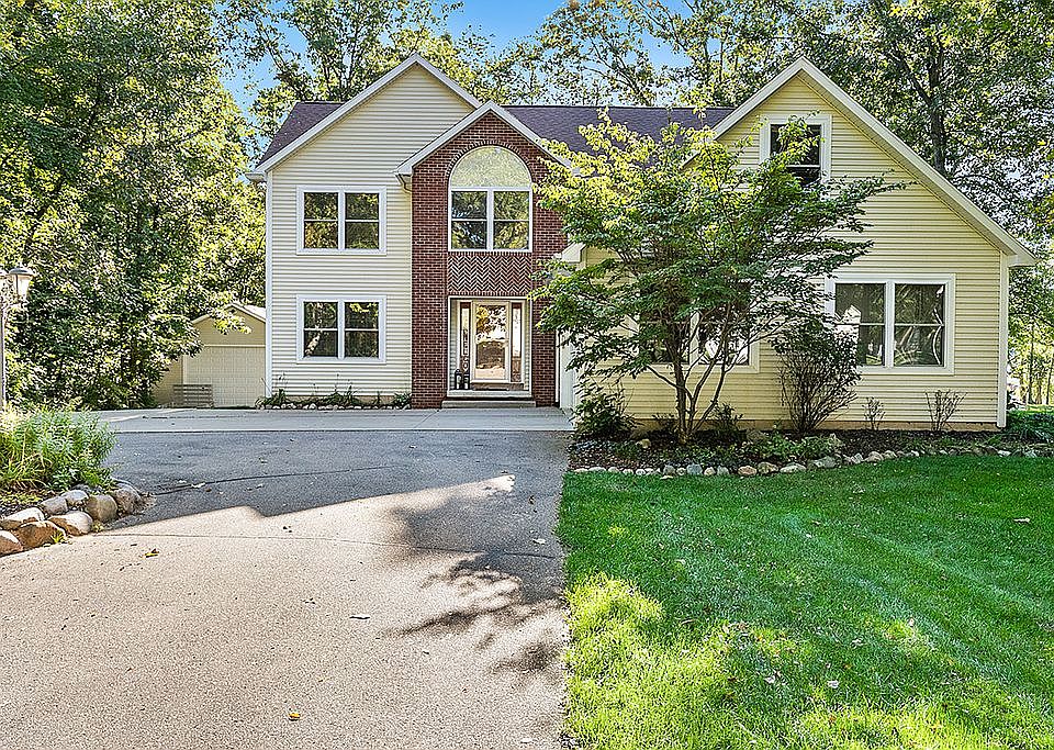 1st image of 8724 River Bend Dr
