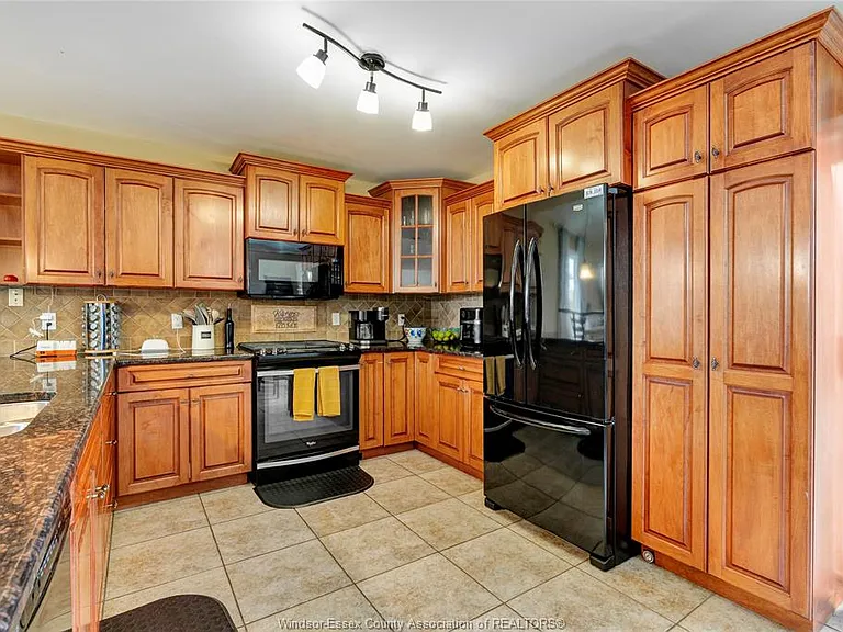 80 Whelan Dr #MAIN — Photo 9