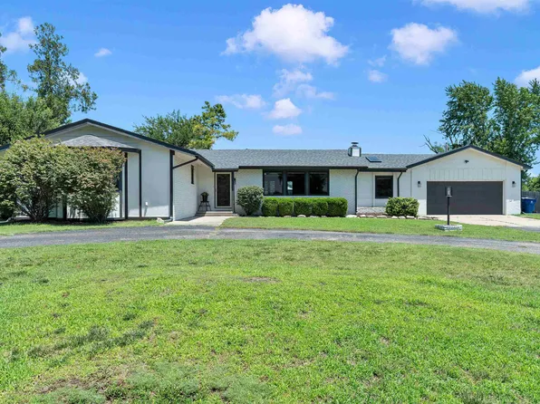 206 E Hamlin Rd, Andover, KS 67002