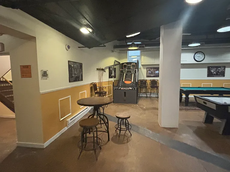 Game room/Lounge Area
