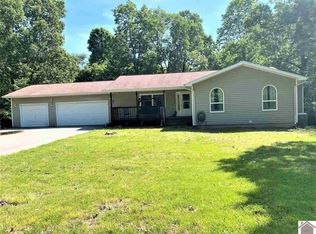 172 Summerfield Dr, Cadiz, KY 42211