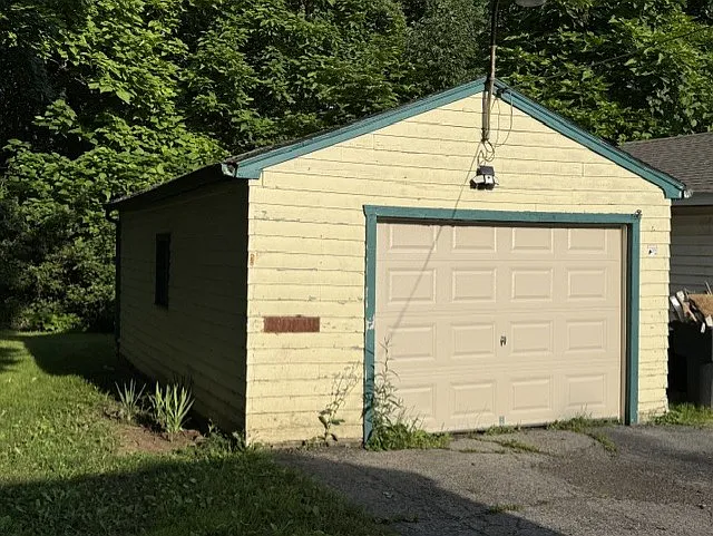 1189 Bingham Ave NW — Photo 8