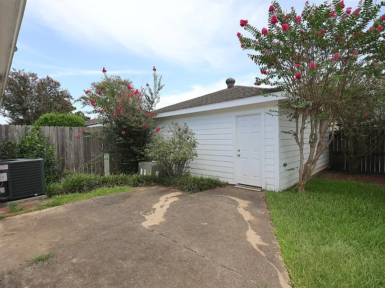 3229 Continental Dr — Photo 23