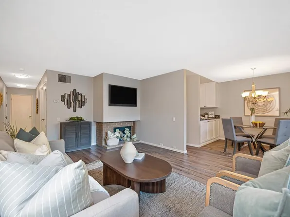 660 Woodside Sierra Unit 3, Sacramento, CA 95825