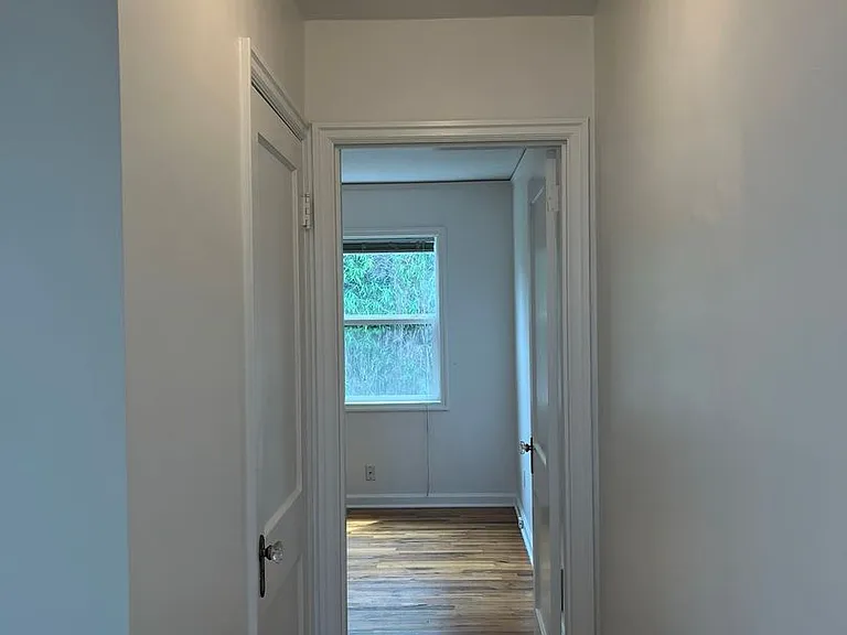 128 N Saratoga St — Photo 9