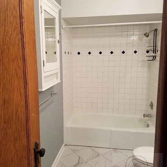 1021 W Dakin St #2E — Photo 11