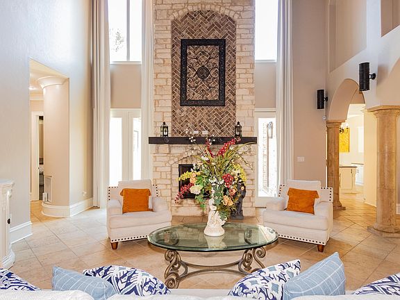 4th image of 11 La Scala Ct