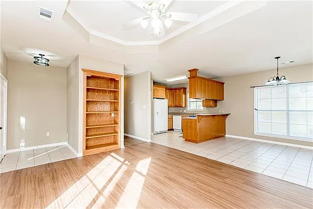 Building Photo - 40052 Browns Oak Ln