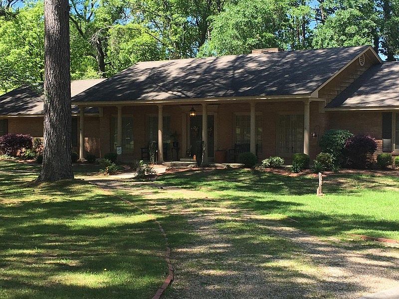 1st image of 1703 Wood Pl