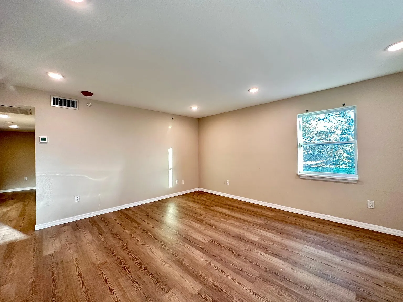 1305 Franklin St — Photo 4