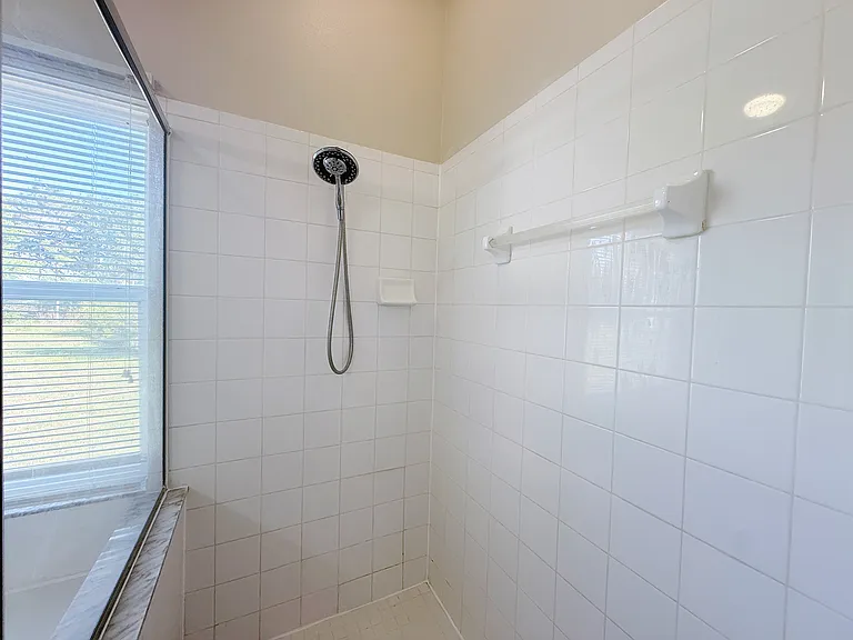 2634 Meadow Oaks Loop — Photo 11