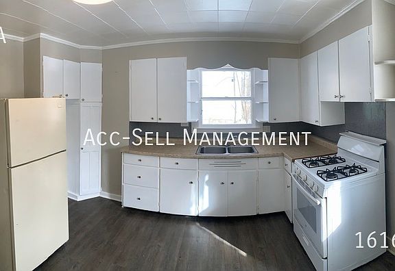 2nd image of 533 Crosby St NW Unit 1
