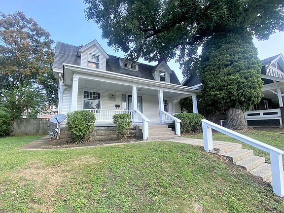 2nd image of 426 E 15th Ave #1