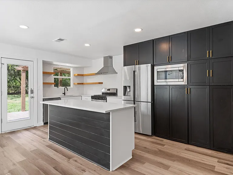 3307 Oak Aly — Photo 7