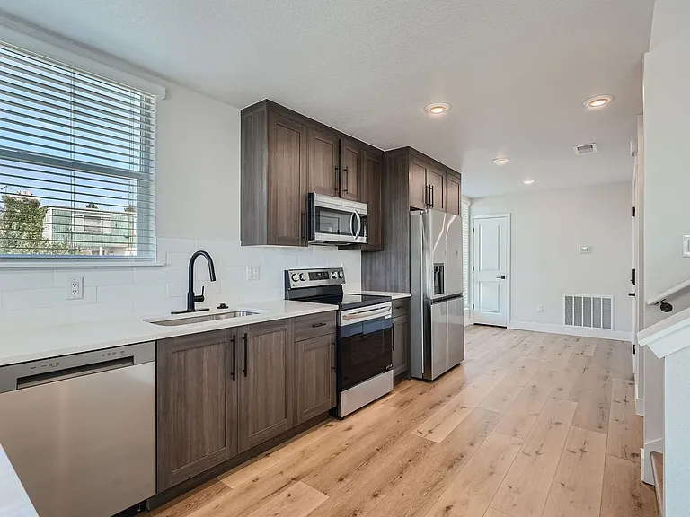 Applewood Townhomes — Photo 8