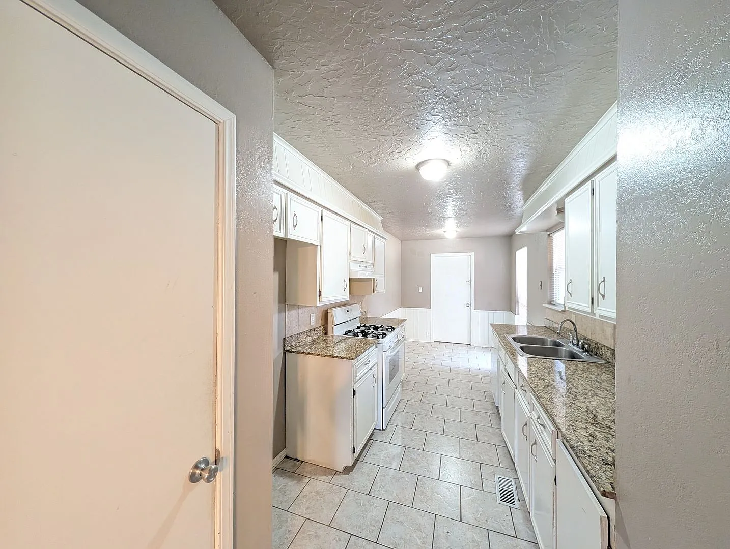 3 bedroom duplex in Union Schools — Photo 4