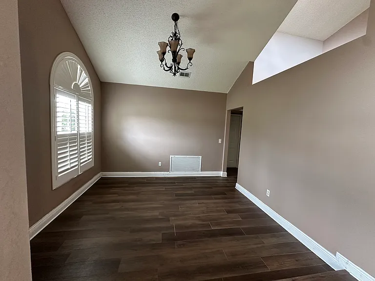 18409 Canary Ln — Photo 4