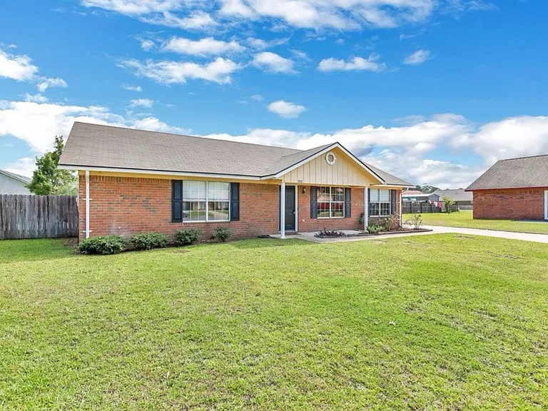 772 Melissa Dr — Photo 2