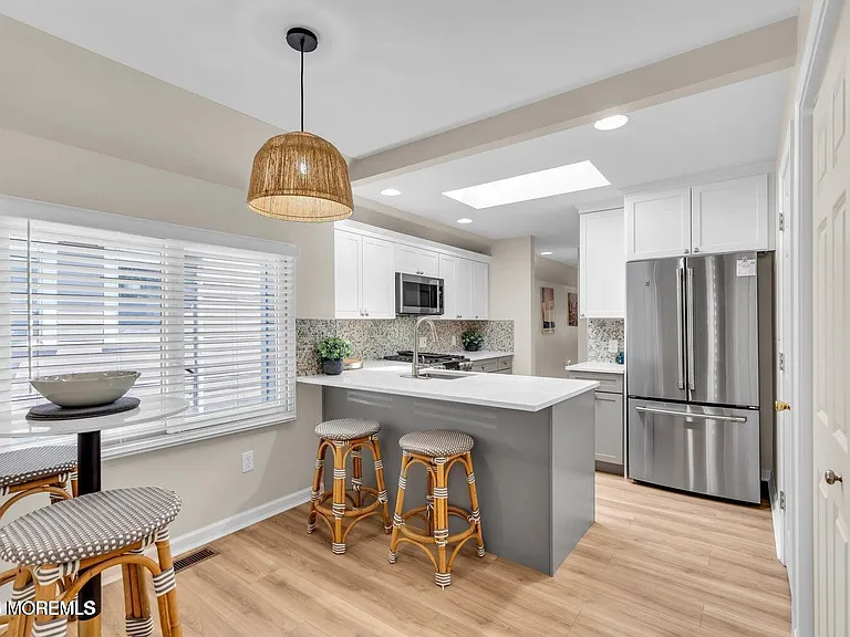 520 Brighton Ave — Photo 12