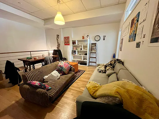 Rented by The KCI Group | media 3