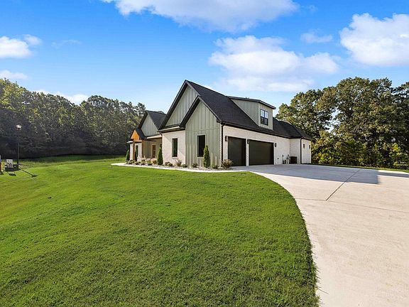 2nd image of 309 Heritage Grove Rd